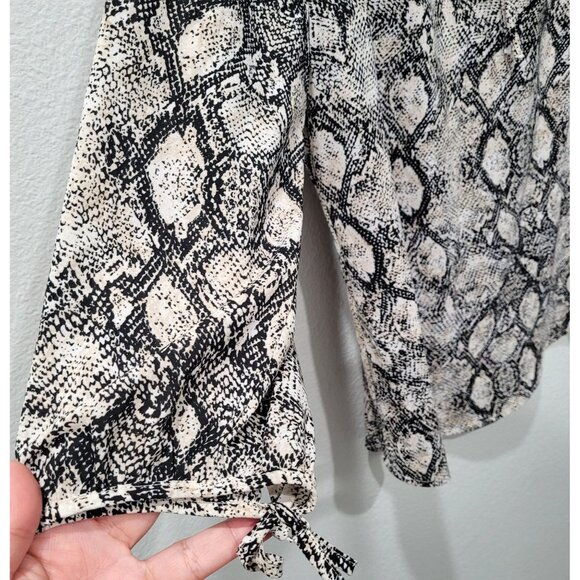 Womens Faded Glory Snake Print Sheer Blouse 3/4 Sleeve Size M - Picture 2 of 9